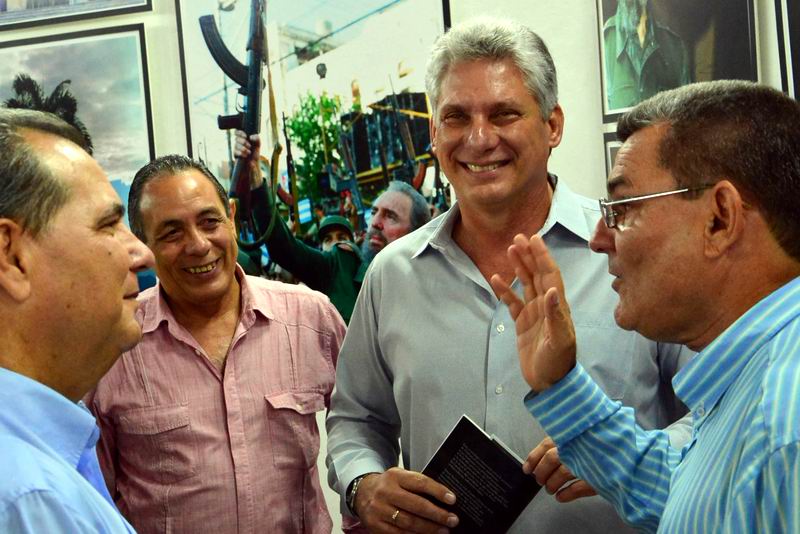 Asiste Díaz-Canel a inauguración de Exposición Fotográfica dedicada a Fidel