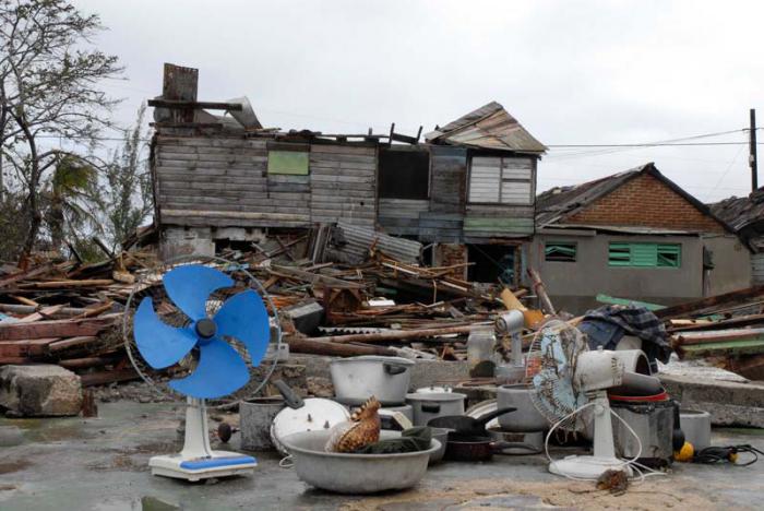 El huracán Paloma a su paso por Santa Cruz del Sur dejó una estela de daños en el sur camagüeyano en el 2008