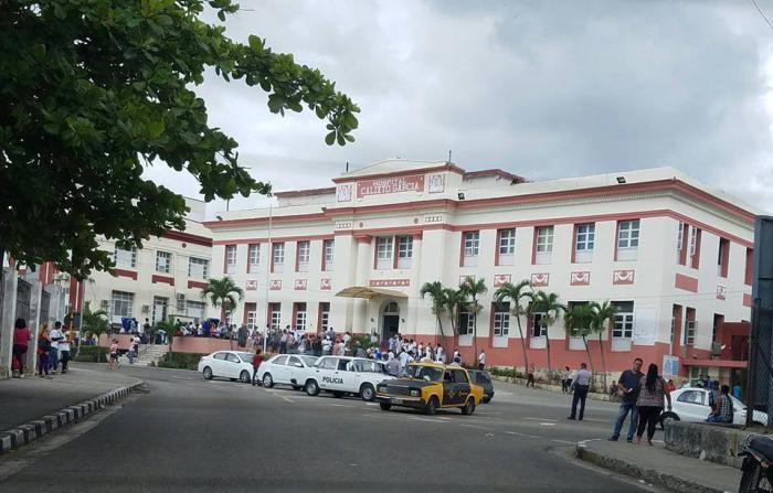Hospital Calixto García recibe las víctimas del Accidente aéreo en La Habana Hospital Calixto García recibe las víctimas del Accidente aéreo en La Habana