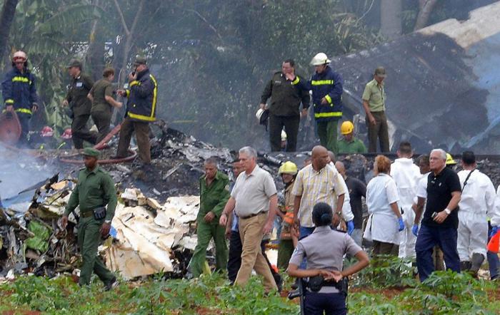 Miguel Díaz Canel prensete en el lugar donde ocurrió el accidente. Miguel Díaz Canel prensete en el lugar donde ocurrió el accidente.