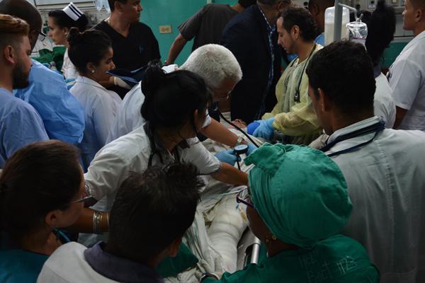 Trasladan a sobrevivientes de accidente aéreo al Hospial Calixto García. Trasladan a sobrevivientes de accidente aéreo al Hospial Calixto García.