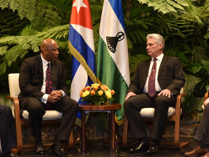 Díaz-Canel recibe a Letsie III, rey de Lesoto