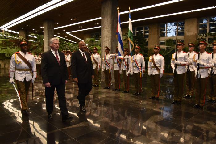 Díaz-Canel recibe a Letsie III, rey de Lesoto