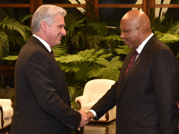 Díaz-Canel recibe a Letsie III, rey de Lesoto