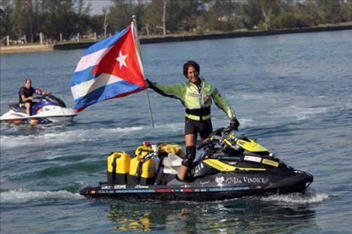 Navegante español Álvaro de Marichalar continúa travesía en solitario por Cuba