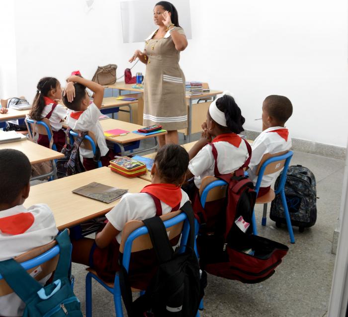  Las instituciones educativas codirigen el proceso formativo de los niños, adolescentes y jóvenes, de conjunto con la familia. Foto: Juvenal Balán 