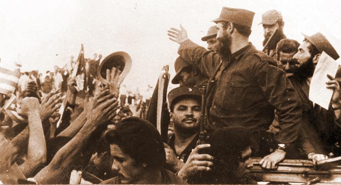  El pueblo de La Habana, en masa, salió a las calles para abrazar a los rebeldes victoriosos, el 8 de enero de 1959. Foto: Archivo de Granma 