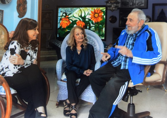 Cristina Fernández con Fidel cuando lo visitó en el año 2014