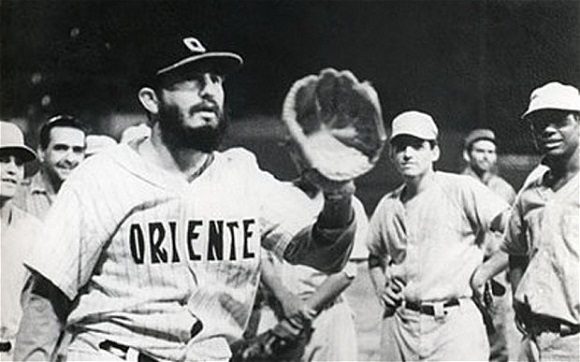 Fidel fue un amante del béisbol y otros deportes como la natación, el fútbol y el baloncesto. Foto: Trabajadores.