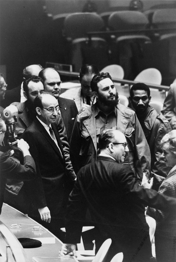 Junto a Raúl Roa, el canciller de la dignidad y el Comandante Juan Almeida en la ONU. Foto: Archivo