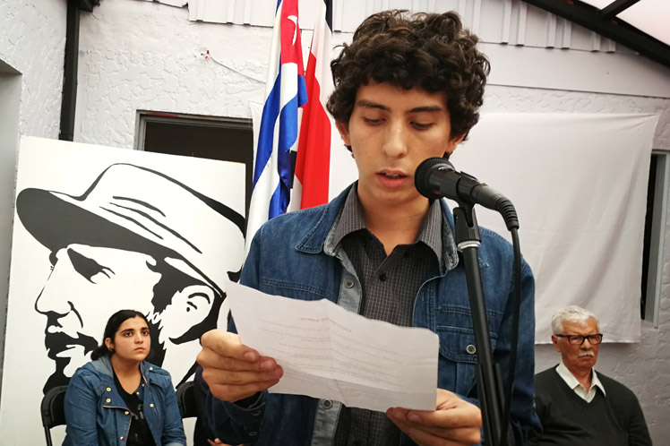 El joven poeta Raúl Blanco, militante de la Juventud Vanguardista Costarricense