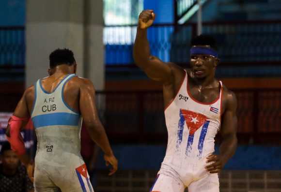 Grequistas cubanos alcanzan tres medallas de oro en Campeonato Panamericano de Lucha Grequistas cubanos alcanzan tres medallas de oro en Campeonato Panamericano de Lucha