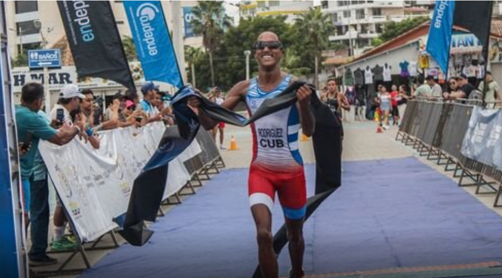 Alejandro RodrÃ­guez ganÃ³ la Copa de TriatlÃ³n de las AmÃ©ricas en Ecuador, una agradable sorpresa para un joven en pleno desarrollo que va ganando protagonismo en la regiÃ³n