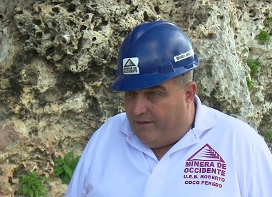 Ing. Rolando Ernesto Tápanes, director de la Unidad Empresarial de Base (UEB) Planta de Carbonato de Calcio “Roberto Coco Peredo” 