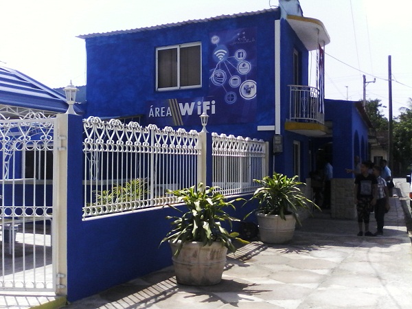 El Joven Club de San José de las Lajas amplía el servicio de Internet.