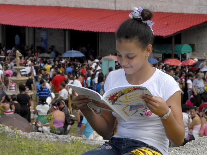 Feria del Internacional del libro en la fortaleza San Carlos de la Cabaña. Lectura.