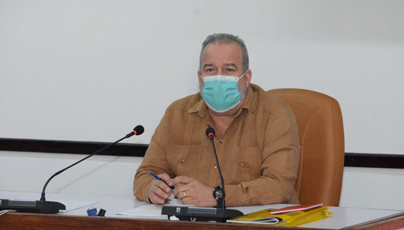 El Primer Ministro Manuel Marrero presidió la reunión de trabajo con cuadros y especialistas del MINEM para evaluar sus proyecciones de trabajo para 2021. Foto: Estudios Revolución.