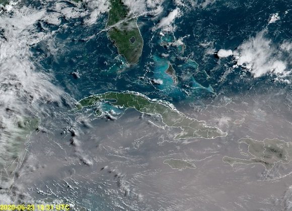 mapa del satélite muestra polvo del Sahara en la mitad oriental de Cuba