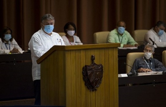 Marino Murillo Jorge, Jefe de la Comisión de Implementación de los Lineamientos, durante su intervención ante la Asamblea Nacional del Poder Popular, en el V período ordinario de sesiones de su IX legislatura.