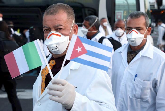 Médicos cubanos en Italia
