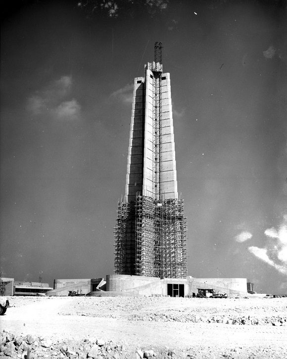 Construcción del Memorial José Martí. Foto: @MemorialJMarti / Facebook