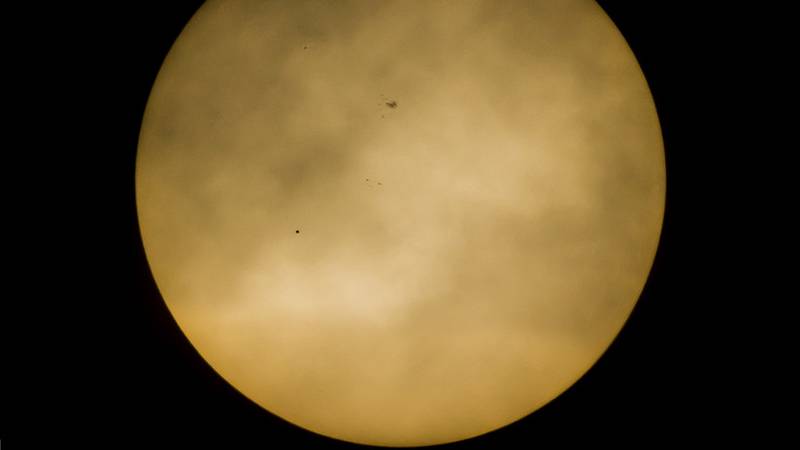   Mercurio pasa frente al Sol, foto del 9 de mayo de 2016.