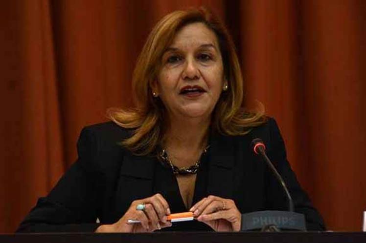 La Ministra de Ciencias Tecnología y Medio Ambiente de Cuba, Elba Rosa Pérez