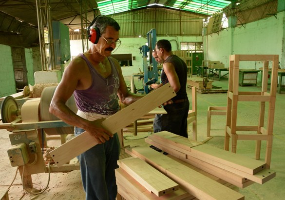  Empresa de Muebles MADUC, de la provincia de Camagüey
