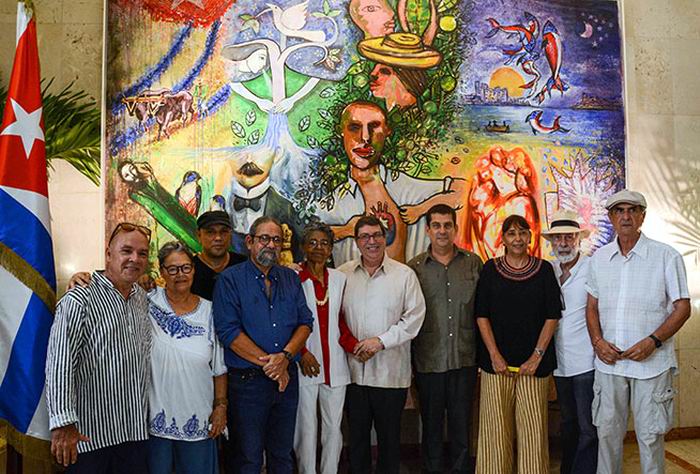 Develan en La Habana mural artístico Resistencia contra el bloqueo