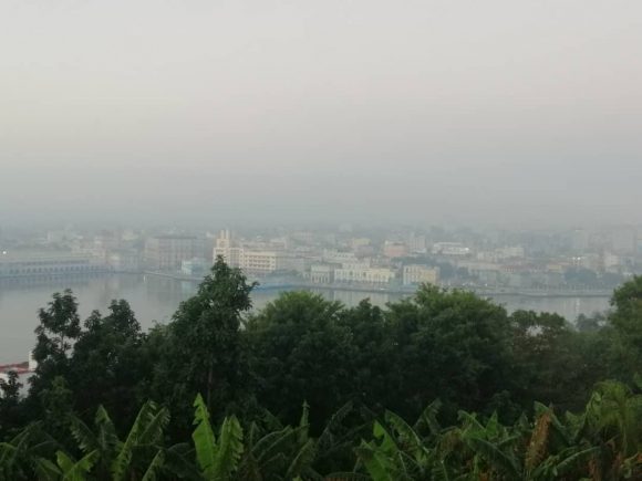Imagen tomada al amanecer por un especialista del Centro de Pronóstico desde el Instituto de Meteorología, en La Habana.