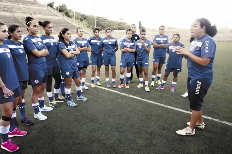Selección de fútbol femenino de Nicaragua