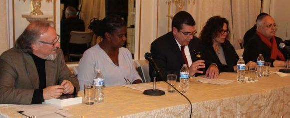 Panel sobre Fidel en la Embajada cubana en Washington