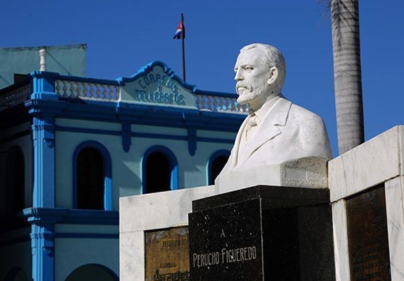 Busto de Perucho Figueredo