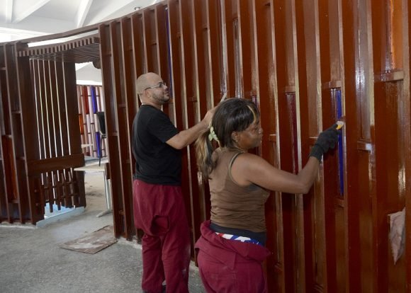 Acomenten labores de albañilería, plomería, electricidad e hidráulicas para la renovación de Coppelia