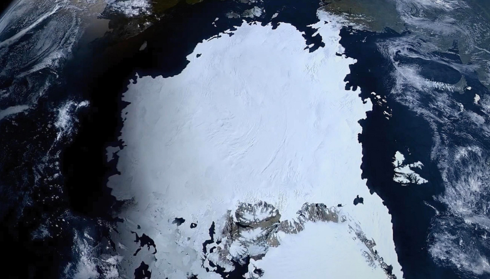 La extensión del hielo marino del verano ártico ha disminuido a una tasa de aproximadamente 12% por década durante 1979-2018. La cantidad de hielo perdido anualmente de la capa antártica aumentó al menos seis veces entre 1979 y 2017. Foto: ONU. La extensión del hielo marino del verano ártico ha disminuido a una tasa de aproximadamente 12% por década durante 1979-2018. La cantidad de hielo perdido anualmente de la capa antártica aumentó al menos seis veces entre 1979 y 2017. Foto: ONU.