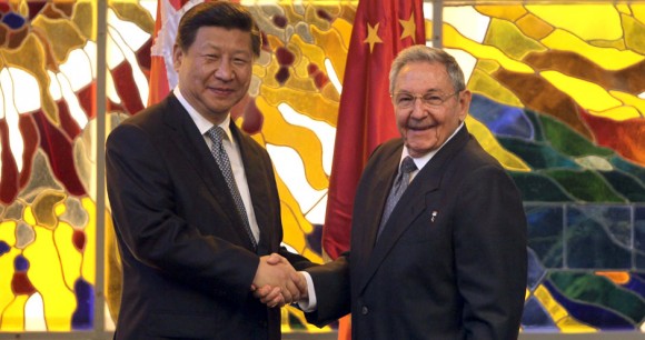 Xi Jinping expresa en carta a Raúl voluntad de fortalecer la amistad chino-cubana