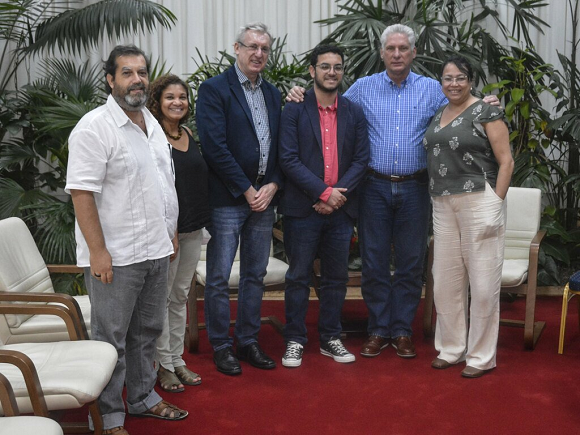 Presidente cubano se reúne con representantes de alcaldía brasileña