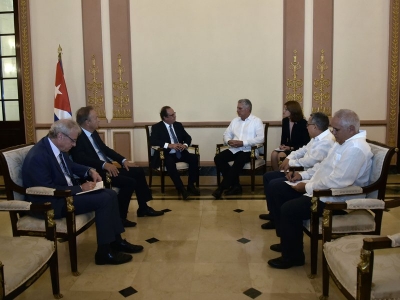 Recibió el Presidente de la República de Cuba a François Hollande 