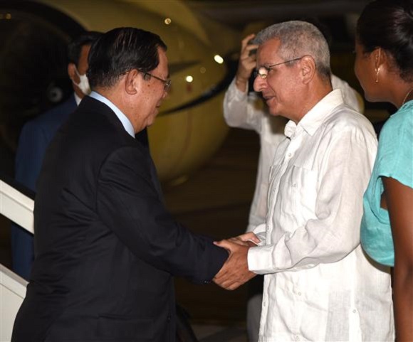 Llega a Cuba en visita oficial el primer ministro del Reino de Cambodia / Foto: Miguel Guzman.