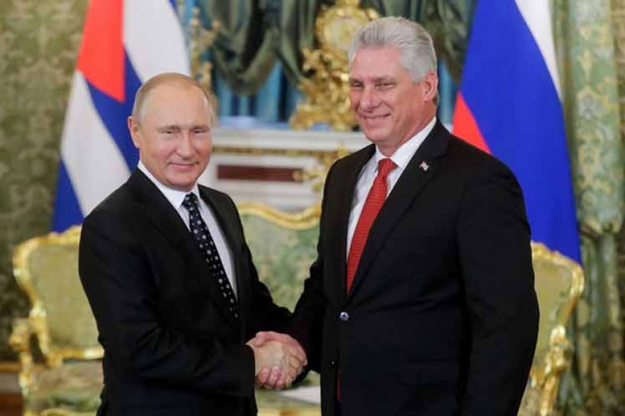 presidente de Rusia, Vladimir Putin junto a Miguel Díaz-Canel.