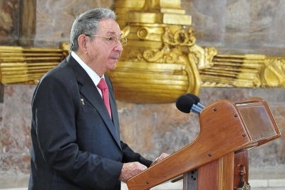 Raúl Castro pronuncia discurso Para que la patria siga siendo libre.