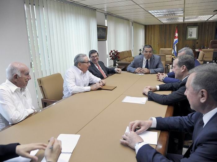 Recibió Raul al Presidente del Gobierno de la Federación de Rusia