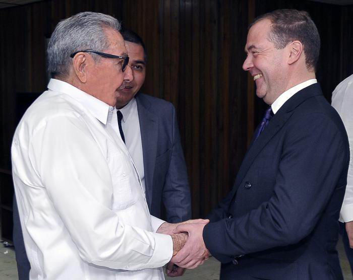 Recibió Raúl al Presidente del Gobierno de la Federación de Rusia 