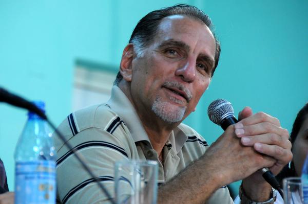 Héroe de la República de Cuba René González 