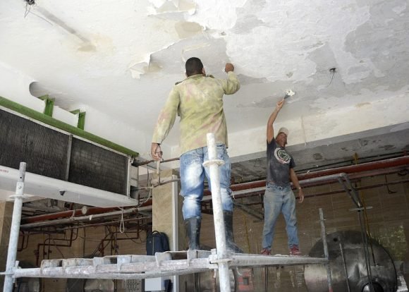 Mantenimiento en la fábrica de Helados Coppelia