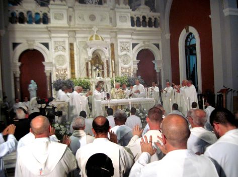 Reunión de religiosos para celebrar centenario de la proclamación de la Virgen de la Caridad del Cobre como Patrona de Cuba