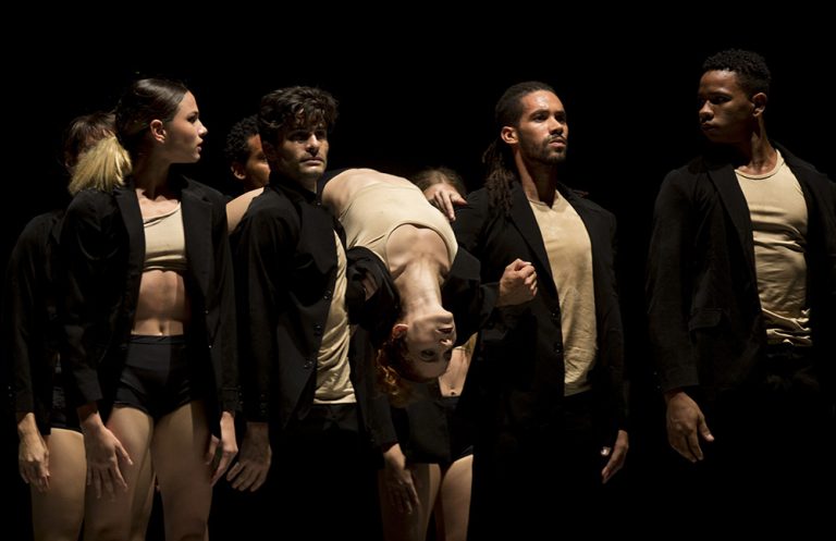 Exitoso debut de Acosta Danza en Chile
