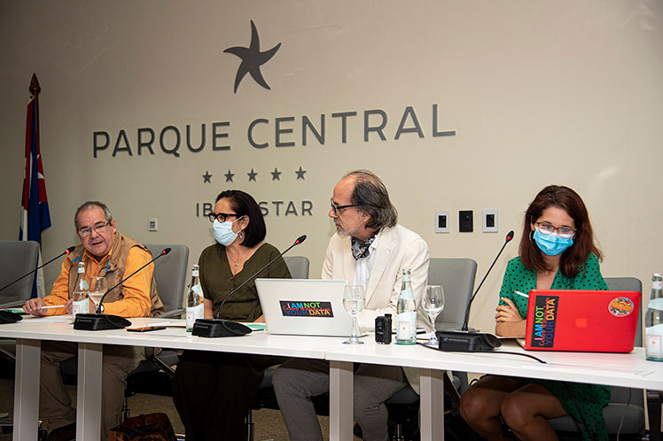 La 14 Bienal de La Habana perfila última etapa en Cuba