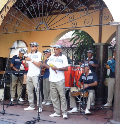  Agrupación musical Soneros de Camacho