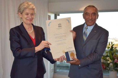 Directora de Unesco otorga medalla a cosmonauta cubano Arnaldo Tamayo 